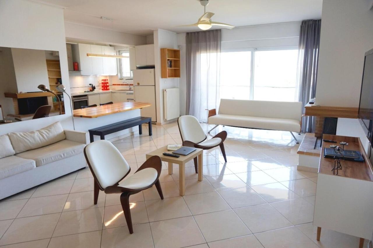 Piraeus Bright Apt Exterior photo